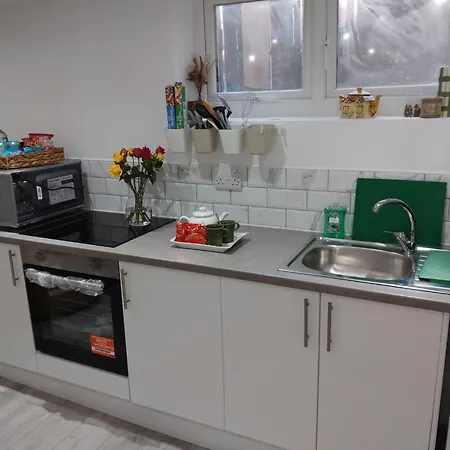 Cosy Flat With Free Wifi And Free Parking * ليدز