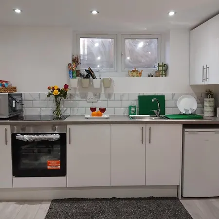 Cosy Flat With Free Wifi And Free Parking ليدز