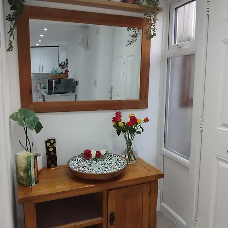 Cosy Flat With Free Wifi And Free Parking